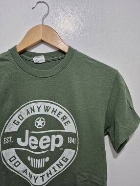 Jeep Logo Gildan Tee Slim Fit SIZE SMALL Army Green, Wrangler, Wheeling, 4x4